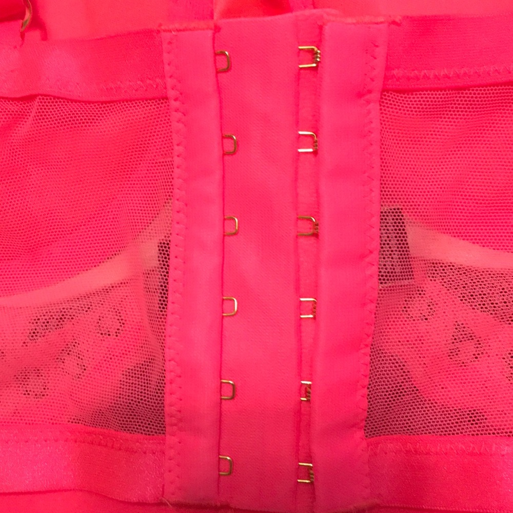 Lingerie - Picture 6 of 7